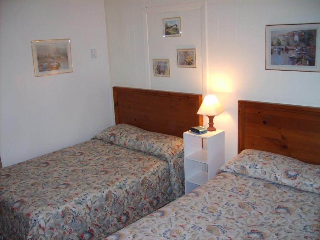 Capricorn Motel Royale 1000 Islands Lansdowne Room photo